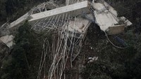 Jembatan ini nantinya akan menjadi bagian jalan raya yang menghubungkan Bogota dan Villavicencio.  (Foto: Dok. REUTERS/Jaime Saldarriaga)