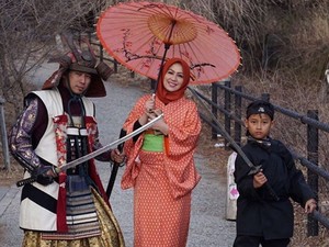 Denny Cagur Juga Nggak Ketinggalan Liburan ke Jepang