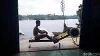 Atlet pelatnas dayung dituntut fisik yang prima. (Mercy Raya/detikSport)