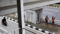 Sebagai informasi, LRT Jabodebek ditargetkan beroperasi pada Mei 2019 mendatang.