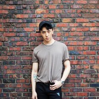 Temui Kasper. Bukan Casper Si Hantu baik hati. Tapi ia adalah koreografer para artis SM Entertainment yang punya tampang seperti Kpop idol. Foto: Instagram