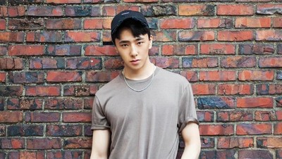 Bukan Hantu, Ini Kasper, Koreografer Tampan Artis Kpop EXO
