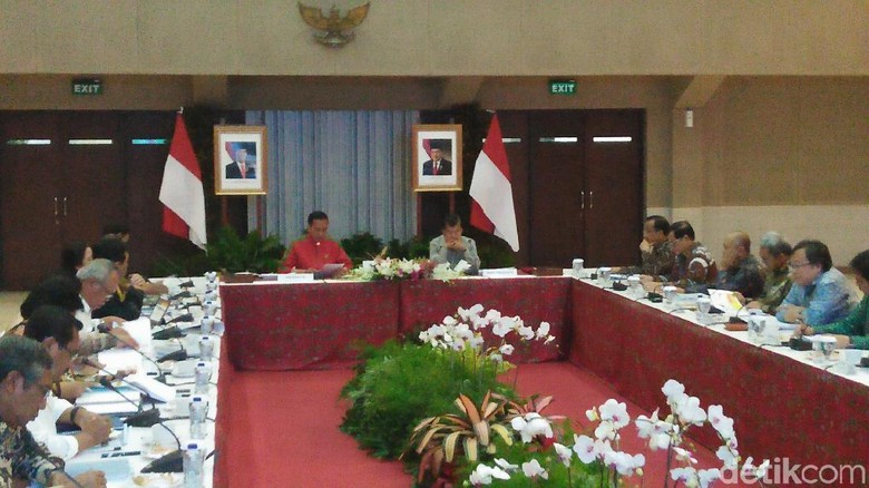 Jokowi: 80% Air Minum Masyarakat Jakarta Berasal dari Sungai Citarum Jokowi: 80% Air Minum Masyarakat Jakarta Berasal dari Sungai Citarum