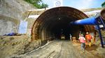 Tembus Gunung, Terowongan Double Track Pertama RI Kelar 2018