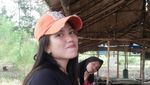 Foto: Senyum Novi, Sang Mantan yang Bikin Pria Pingsan di Pernikahan