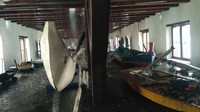 Pihak petugas pemadan kebakaran pun sudah berusaha untuk memadamkan api. Namun agaknya tidak semua koleksi museum dapat diselamatkan. Semoga Museum Bahari Jakarta dapat segera bangkit kembali  (Lala Ocha/Istimewa)