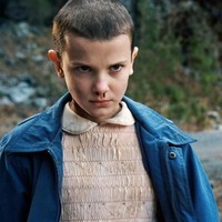 Millie Bobby Brown mencuri perhatian saat muncul pertama kali di episode pertama Stranger Things, pada Februari 2016, dengan kepala plontos. Foto: istimewa