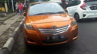Pemilik mobil bermuka dua di Bandung belum diketahui. Namun mobil itu rupanya dibuat untuk mengikuti kontes modifikasi. (Istimewa).