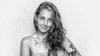 Lewat karya bertajuk Bailey, Ian Pettigrew (Kanada) meraih Monochrome Photographer of the Year 2017 kategori Profesional. Selain itu foto ini menjadi juara di kategori Potrait (profesional). Foto: Monochrome Photography Awards