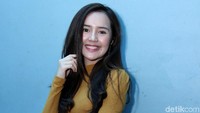 Namun pesinetron berusia 15 tahun itu tak menyangkal jika dirinya memang menyukai sosok Endy. 