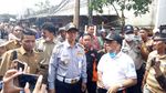 Foto: Anies Berseragam Dishub di Monas dan Saat Tinjau Museum Bahari