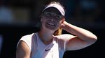 Ademnya Senyum Sharapova di Bawah Terik Matahari Melbourne