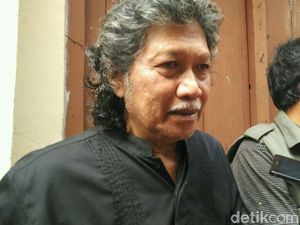 Cak Nun: Sabrang Ngajar Aku Entek-entekan