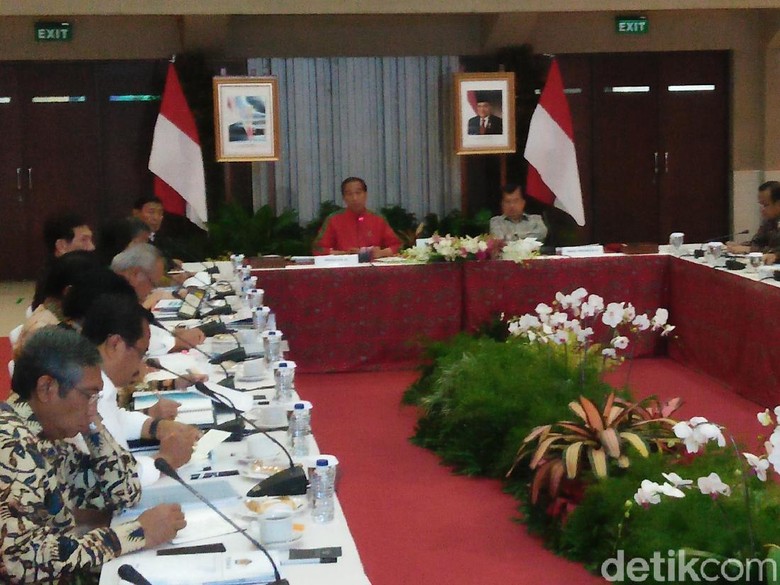 Jokowi: Sekitar 2.400 Perambah Hutan Hampir Semua Petani Jokowi: Sekitar 2.400 Perambah Hutan Hampir Semua Petani