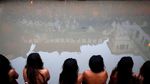 Mengintip Wanita Nepal Mandi Suci di Festival Swasthani Brata Katha