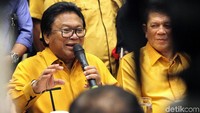 OSO juga memberikan keterang pers sehubungan terjadinya kisruh di Partai Hanura.