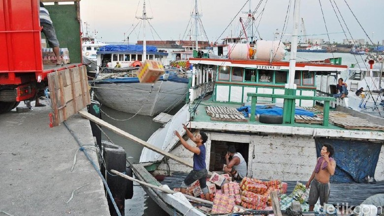 Cuaca Buruk, Bahan Pokok di Pulau Bawean Merangkak Naik Cuaca Buruk, Bahan Pokok di Pulau Bawean Merangkak Naik