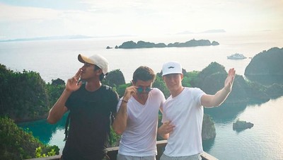 Foto: Saat Pebalap F1 Nikmati Liburan di Raja Ampat