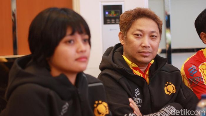 Pelatih Popsivo Polwan di Proliga 2018, Apichat Kongsawat (Femi Diah/detikSport) Pelatih Popsivo Polwan di Proliga 2018, Apichat Kongsawat (Femi Diah/detikSport)