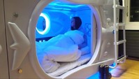 Hostel kapsul bergaya star wars ini ada di Reykjavik, Islandia. Kalau menginap di sini serasa menjadi astronot. (Facebook/Galaxy Pods Hostel)