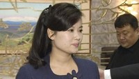 Saat menghadiri forum tersebut, Hyon terlihat tersenyum manis dan memakai pakaian bergaya Barat dengan blazer biru dan high heels warna hitam. Siapa sangka jika wanita manis itu berpangkat kolonel di Tentara Rakyat Korea? (Foto: dok. Yonhap)
