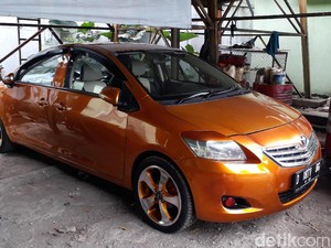 Mobil Bermuka Dua Sengaja Berkeliaran Supaya Ditilang Polisi