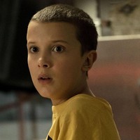 Meskipun berambut cepak ala tentara, wajah aktris berusia 13 tahun ini tetap terlihat imut. Foto: istimewa