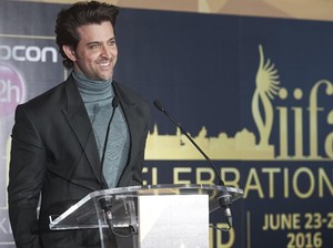 #WorldDanceDay! Hrithik Roshan Beri Tribut untuk Michael Jackson