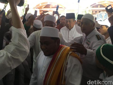 SBY, AHY dan Ibas Melayat Habib Abdurrahman Kwitang