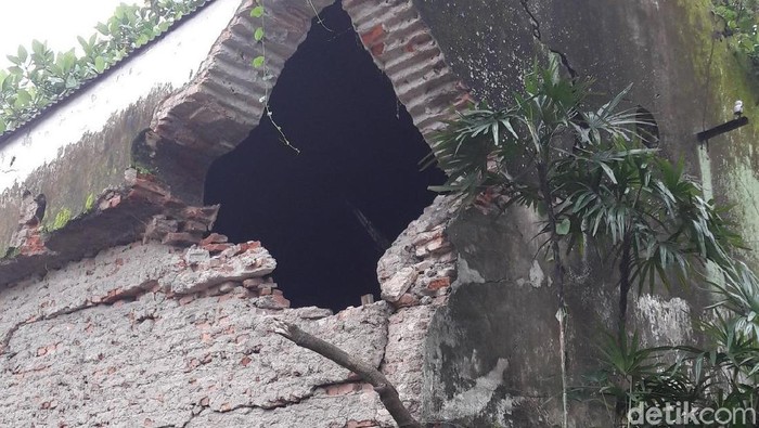 Tembok Ambruk Keraton Surakarta Belum Pernah Diperbaiki Sejak 1920