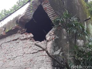 Tembok Ambruk Keraton Surakarta Belum Pernah Diperbaiki Sejak 1920