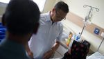 Bupati Lahat Aswari Rivai Jenguk Korban Jatuhnya Selasar BEI