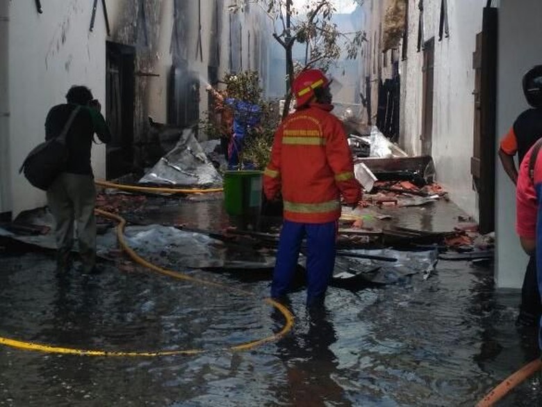 Kepulan Asap Muncul di Museum Bahari Kepulan Asap Muncul di Museum Bahari