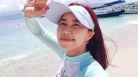 Saat liburan tiba, Yannie pun menyempatkan buat jalan-jalan. Baru-baru ini ia pulang ke Indonesia dan berlibur ke Lombok (yannie_kim/Instagram)