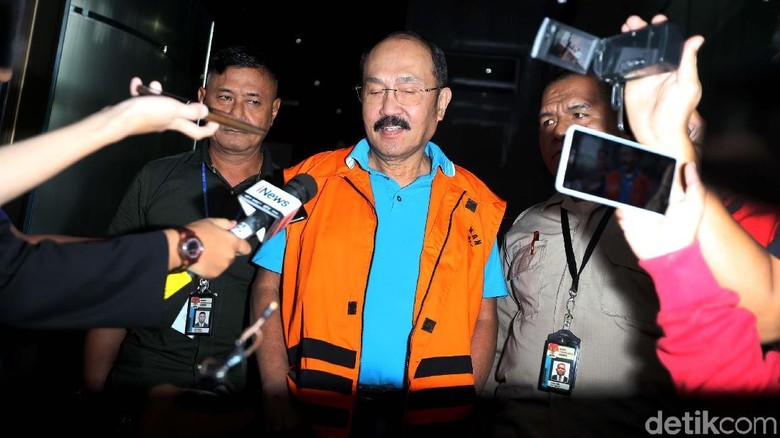Fredrich Yunadi Kembali Diperiksa KPK Fredrich Yunadi Kembali Diperiksa KPK