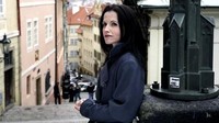 Dolores ORiordan menjadi salah satu vokalis wanita idola dan menginspirasi musisi muda lainnya. Namun siapakah dia di luar bandnya tersebut?  Foto: Dok. Ist
