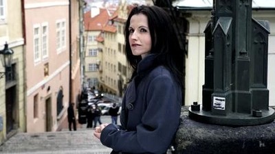 Siapakah Dolores ORiordan di Luar The Cranberries?