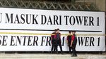 Foto: Suasana Depan Gedung BEI Pasca Selasar Ambruk