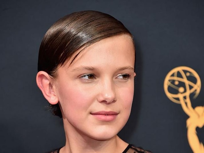 Gaya rambut sleek untuk tampil formal di acara prestisius sekelas Emmy Awards. Foto: Getty Images