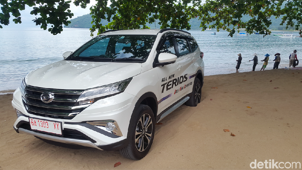 Uji Ketangguhan All New Terios di Tanah Minang