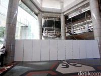 Buka-bukaan Penyebab Selasar BEI Ambruk