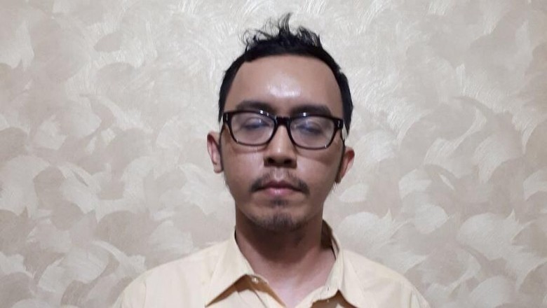 Keluarga Jamin Peremas Payudara di Depok Tak Melarikan Diri Keluarga Jamin Peremas Payudara di Depok Tak Melarikan Diri