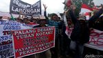 Aksi Demo Nelayan Tolak Larangan Cantrang di Depan Istana