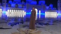 Victoria sempat berkunjung ke Masjid Sheikh Zayed di Abu Dhabi dengan berbusana yang sopan (victoriabonya/Instagram)