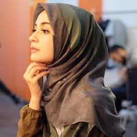 Warna-warna hijab scarf motif Shireen Sungkar juga lembut dan manis. Foto: Instagram