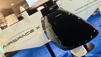 Taksi terbang yang bisa tinggal landas dan mendarat secara vertikal seperti halnya sebuah helikopter itu bisa memuat 2-4 penumpang dengan kecepatan maksimal 400 km per jam. Foto: AirspaceX