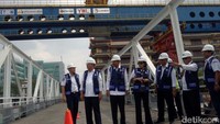 Hadir dalam kesempatan tersebut yakni ‎Menteri Keuangan Sri Mulyani, Menteri PUPR Basuki Hadimuljono‎, Gubernur Sumatera Utara Tengku Erry Nuradi dan Wali Kota Medan Dzulmi Eldin.