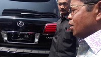 Idrus bahkan memakai mobil dengan pelat B 2 KMP. Ketua Presidium KMP dijabat oleh Aburizal Bakrie (Ical), yang saat itu masih menjadi Ketum Golkar. Foto: dok. detikcom