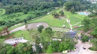 Di Ibadan, Nigeria, ada ruang hijau dengan berbagai atraksi menarik. Namanya adalah Agodi Gardens, di sini traveler bisa berwisata keliling taman atau bermain permainan seperti perahu karet dan piknik di padang rumput (Agodi Gardens)
