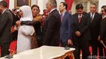 Akrab Banget, Susi Peluk Khofifah di Acara Pelantikan Mensos